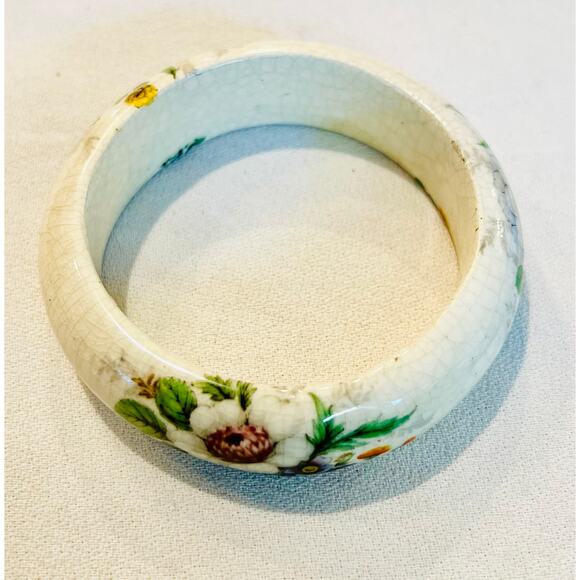 Vintage Floral Decoupage Wooden Bangle Bracelet – Handcrafted Cottagecore Style - Picture 2 of 3